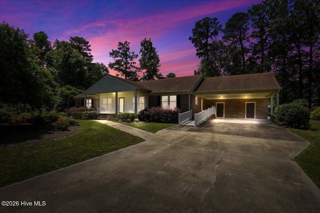 221 Pinewood Circle, Goldsboro, NC 27534