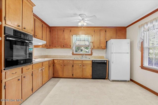 221 Pinewood Circle, Goldsboro, NC 27534