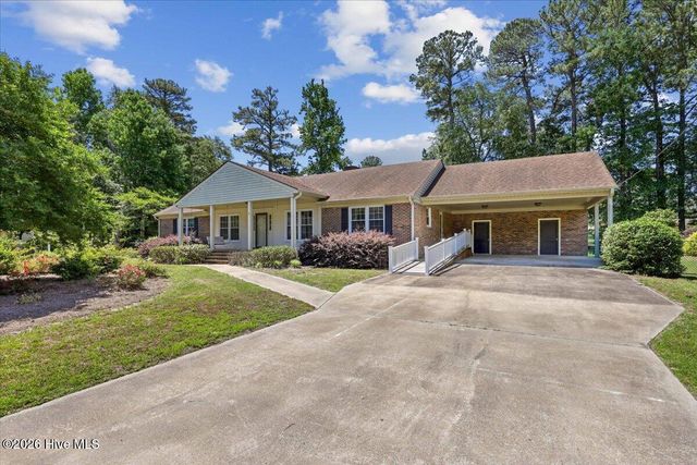 221 Pinewood Circle, Goldsboro, NC 27534