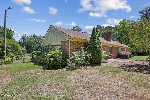 221 Pinewood Circle, Goldsboro, NC 27534