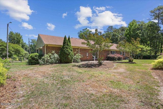 221 Pinewood Circle, Goldsboro, NC 27534