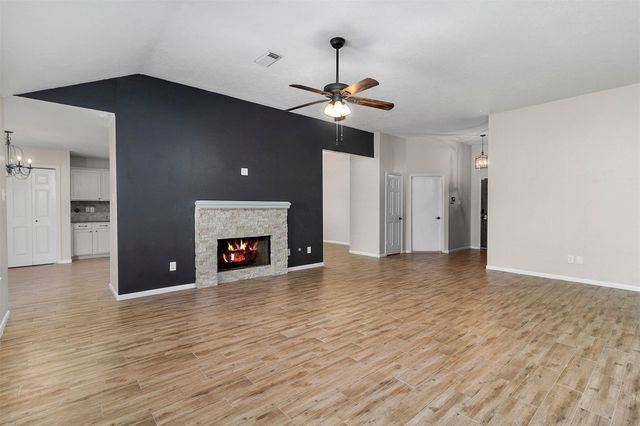 2918 Abbey Field Drive, Pearland, TX 77584