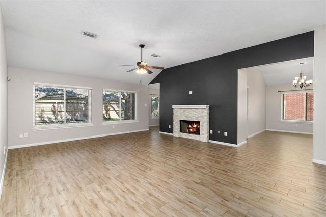 2918 Abbey Field Drive, Pearland, TX 77584