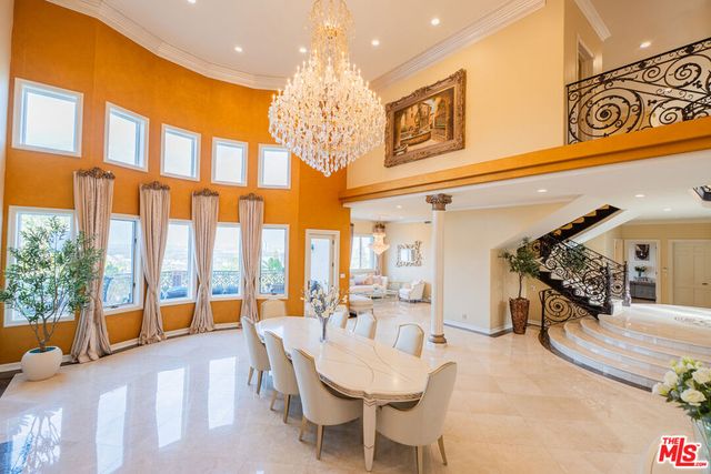 11131 Mountcastle Drive, Studio City, CA 91604