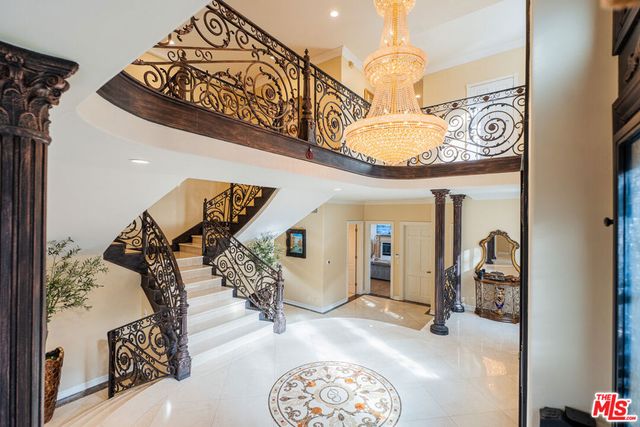 11131 Mountcastle Drive, Studio City, CA 91604