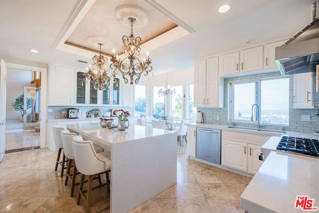 11131 Mountcastle Drive, Studio City, CA 91604