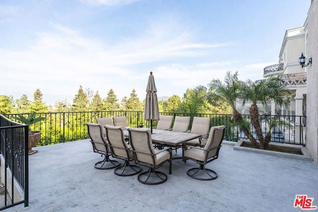 11131 Mountcastle Drive, Studio City, CA 91604
