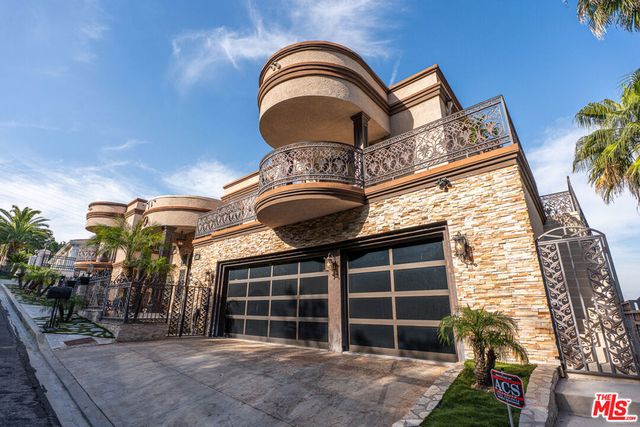 11131 Mountcastle Drive, Studio City, CA 91604