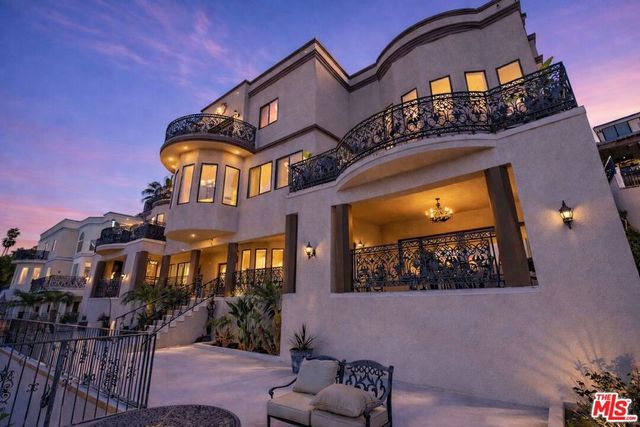 11131 Mountcastle Drive, Studio City, CA 91604