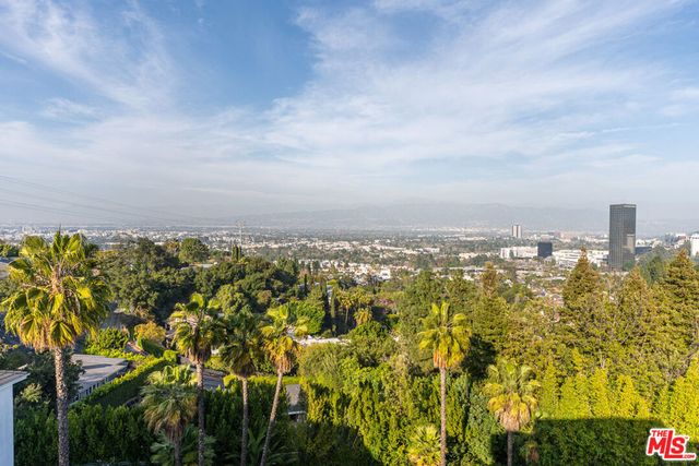 11131 Mountcastle Drive, Studio City, CA 91604