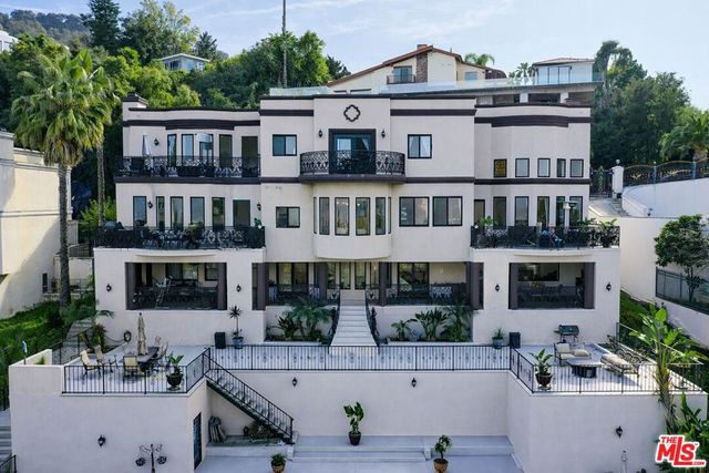 11131 Mountcastle Drive, Studio City, CA 91604