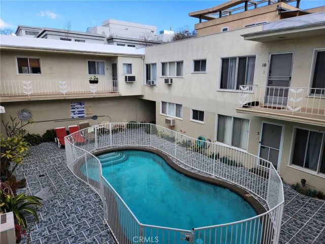 439 S Le Doux Road 1, Los Angeles, CA 90048