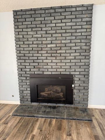 315 W Glendale Avenue, Lemoore, CA 93245