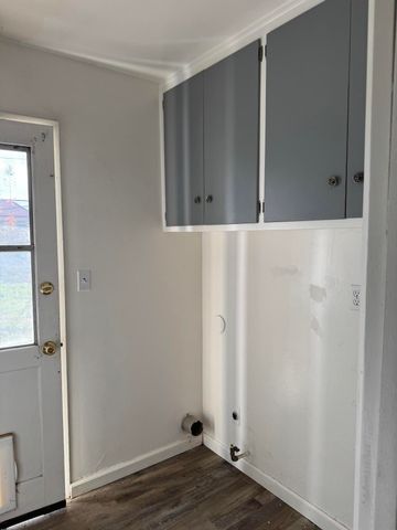 315 W Glendale Avenue, Lemoore, CA 93245