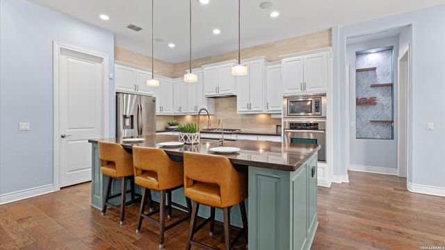 110 Western Oaks, New Braunfels, TX 78132