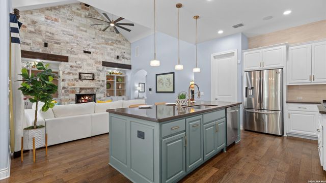 110 Western Oaks, New Braunfels, TX 78132