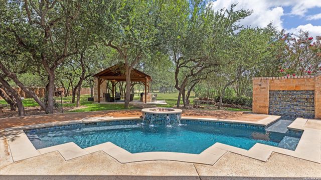 110 Western Oaks, New Braunfels, TX 78132