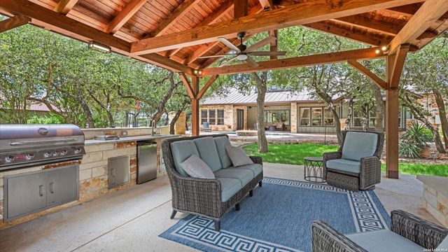 110 Western Oaks, New Braunfels, TX 78132