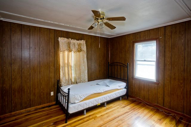 62 Memorial Dr, Holyoke, MA 01040