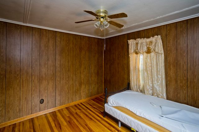 62 Memorial Dr, Holyoke, MA 01040
