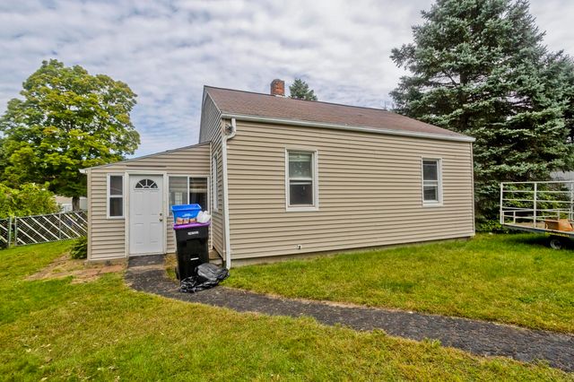 62 Memorial Dr, Holyoke, MA 01040
