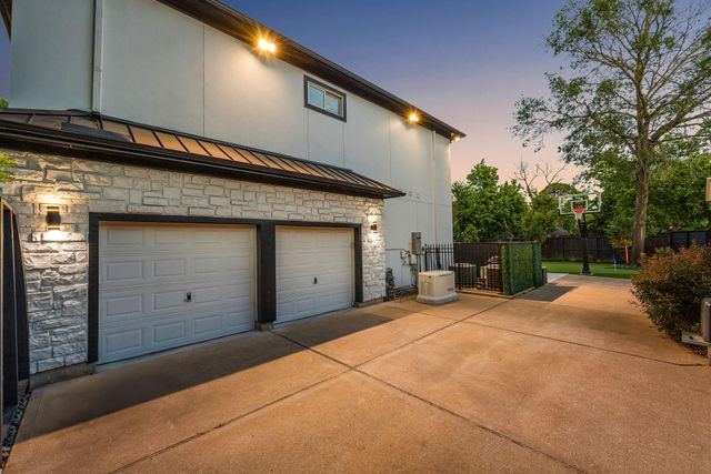 8745 Tollis Street, Houston, TX 77055