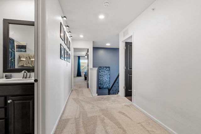 1064 Canary Avenue, Yorkville, IL 60560