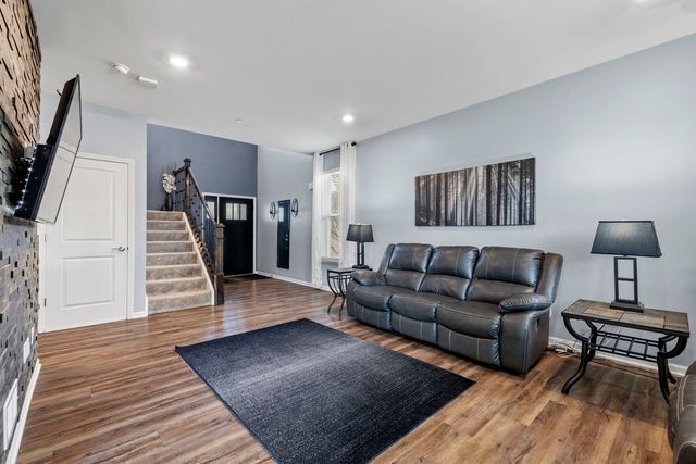 1064 Canary Avenue, Yorkville, IL 60560