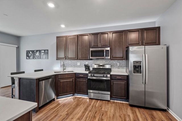 1064 Canary Avenue, Yorkville, IL 60560