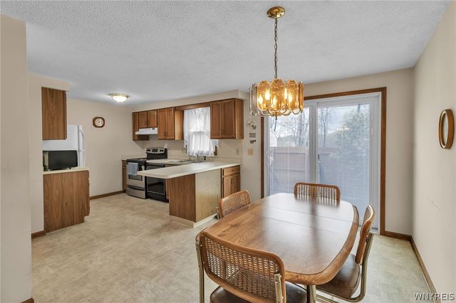 275 Wimbledon Court, West Seneca, NY 14224