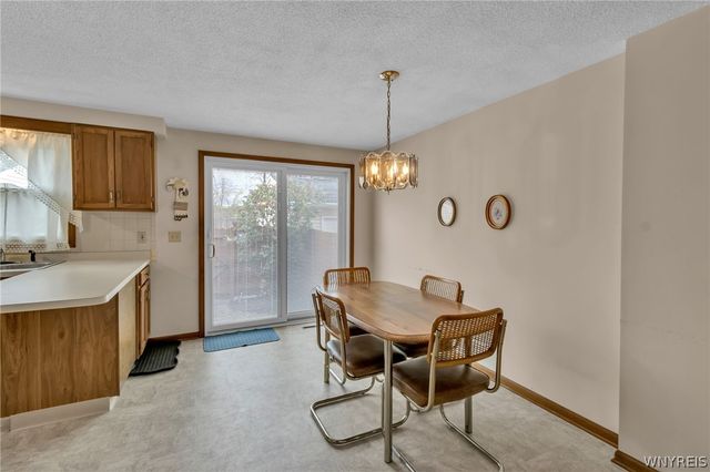 275 Wimbledon Court, West Seneca, NY 14224