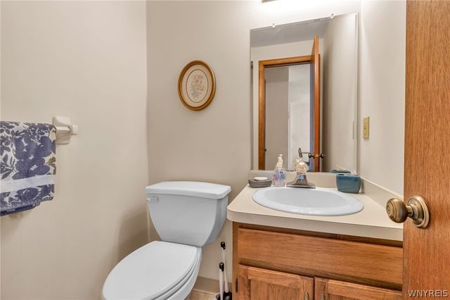275 Wimbledon Court, West Seneca, NY 14224