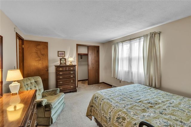 275 Wimbledon Court, West Seneca, NY 14224