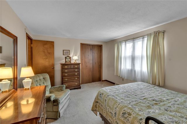 275 Wimbledon Court, West Seneca, NY 14224
