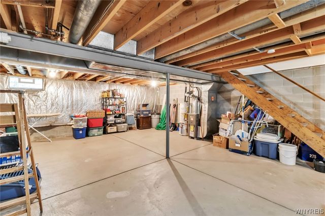 275 Wimbledon Court, West Seneca, NY 14224