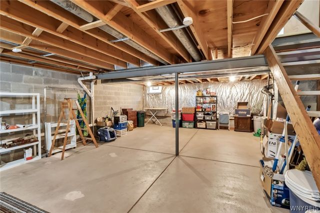 275 Wimbledon Court, West Seneca, NY 14224