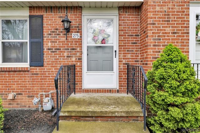 275 Wimbledon Court, West Seneca, NY 14224