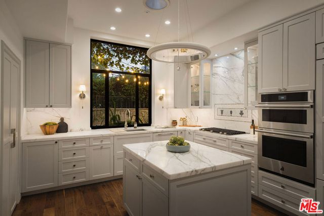 2023 Kendra Court, Los Angeles, CA 90068