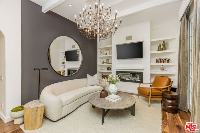 2023 Kendra Court, Los Angeles, CA 90068