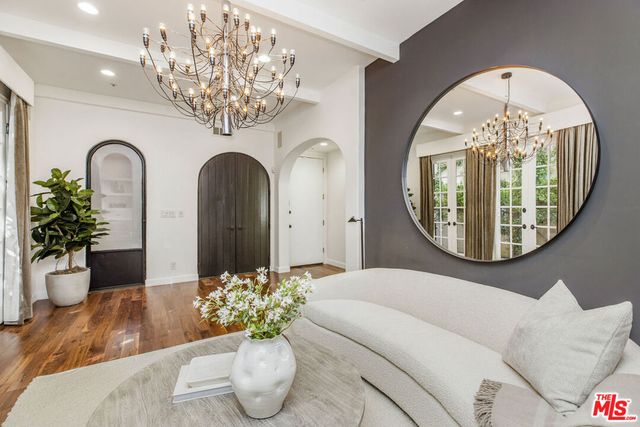 2023 Kendra Court, Los Angeles, CA 90068