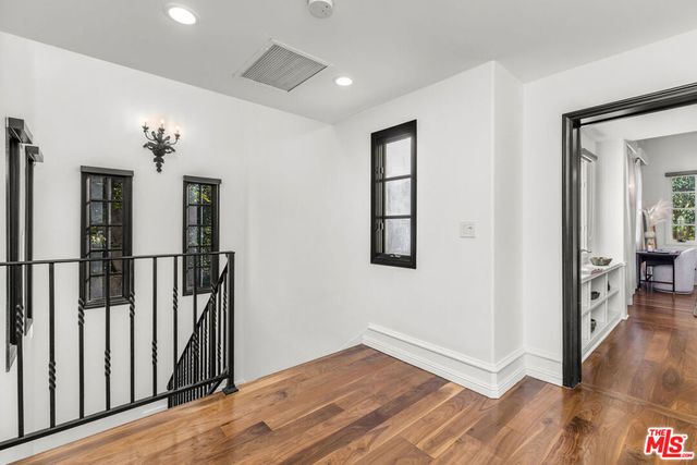 2023 Kendra Court, Los Angeles, CA 90068