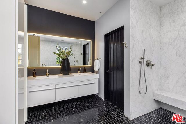 2023 Kendra Court, Los Angeles, CA 90068