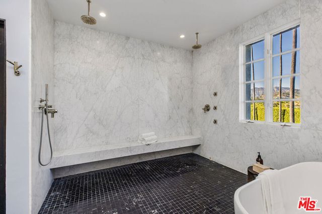 2023 Kendra Court, Los Angeles, CA 90068
