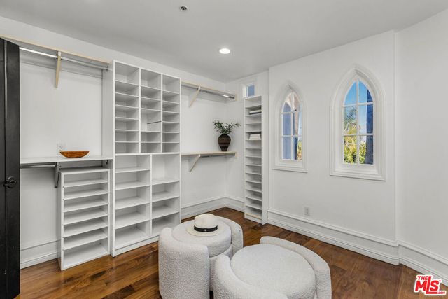 2023 Kendra Court, Los Angeles, CA 90068