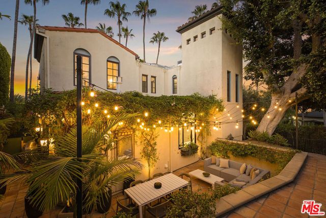 2023 Kendra Court, Los Angeles, CA 90068