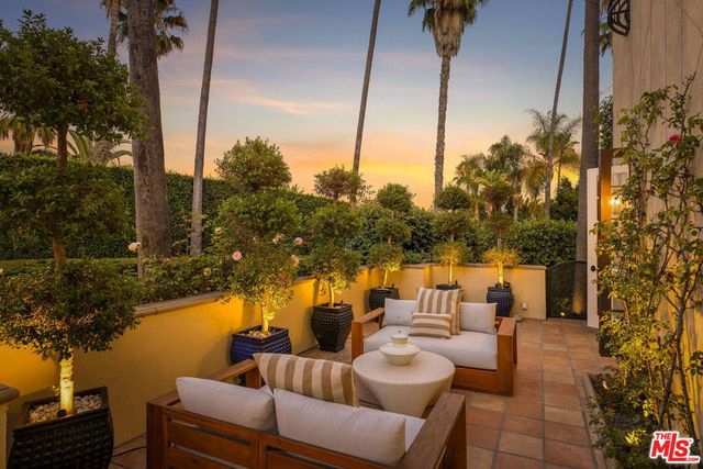 2023 Kendra Court, Los Angeles, CA 90068