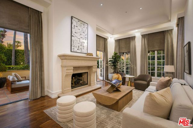 2023 Kendra Court, Los Angeles, CA 90068