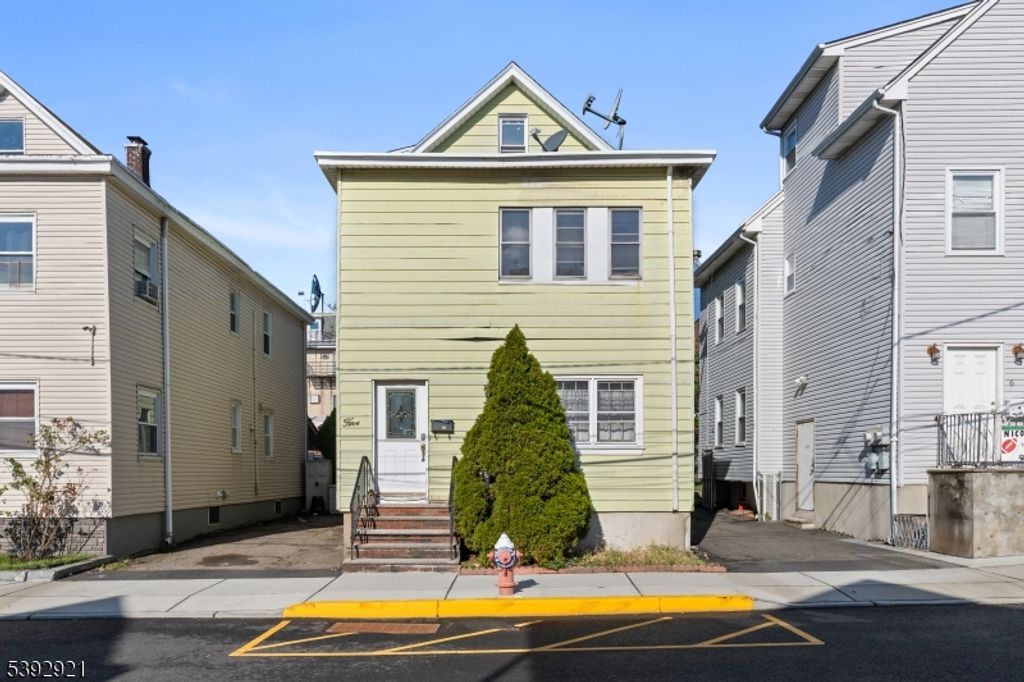 5 Edison Pl, East Rutherford Boro, NJ 07073