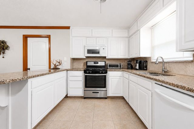 5813 Russell Lane, Baytown, TX 77521