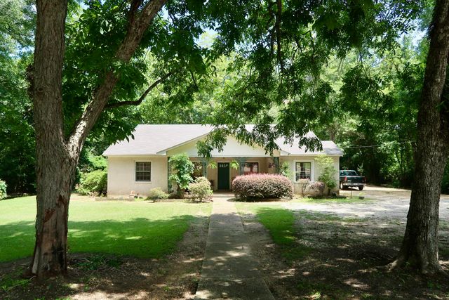 2340 Mt Carmel Ave., Prentiss, MS 39474
